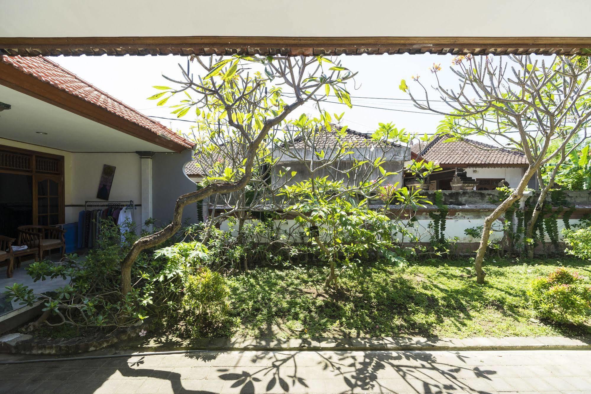 Готель Reddoorz @ Tanjung Benoa Нуса-Дуа Екстер'єр фото